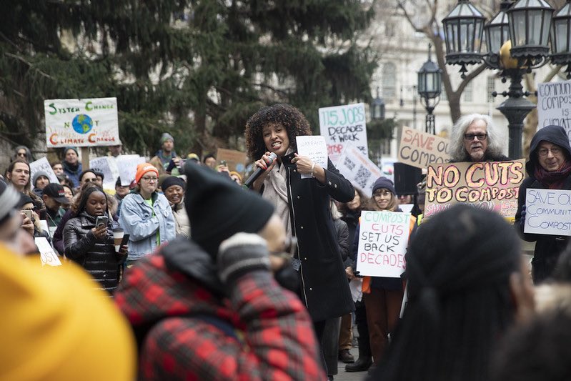 CMSandyNurse's tweet photo. Another packed rally to demand @NYCMayor restore funding to community composting. 

If the admin doesn’t act, in 2 weeks, 100+ compost workers will be laid off. 

Now is the time to double down on solutions to the climate crisis and achieve our city climate goals! https://t.co/TSwLduUn0l