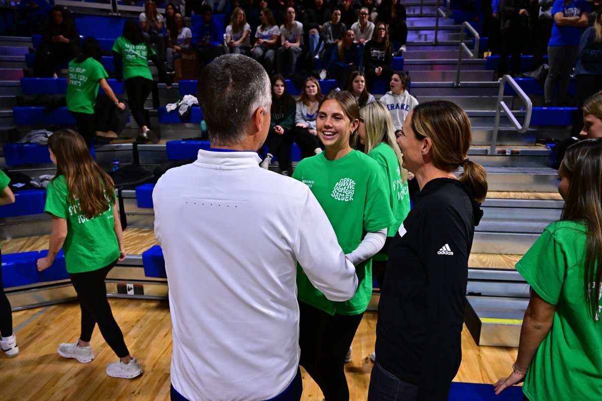 Emma Nagel is an 𝐌𝐕𝐂 𝐌𝐨𝐬𝐭 𝐂𝐨𝐮𝐫𝐚𝐠𝐞𝐨𝐮𝐬 𝐀𝐰𝐚𝐫𝐝 𝐑𝐞𝐜𝐢𝐩𝐢𝐞𝐧𝐭

⚽️📰 shorturl.at/tzHX4

#DSMHometownTeam