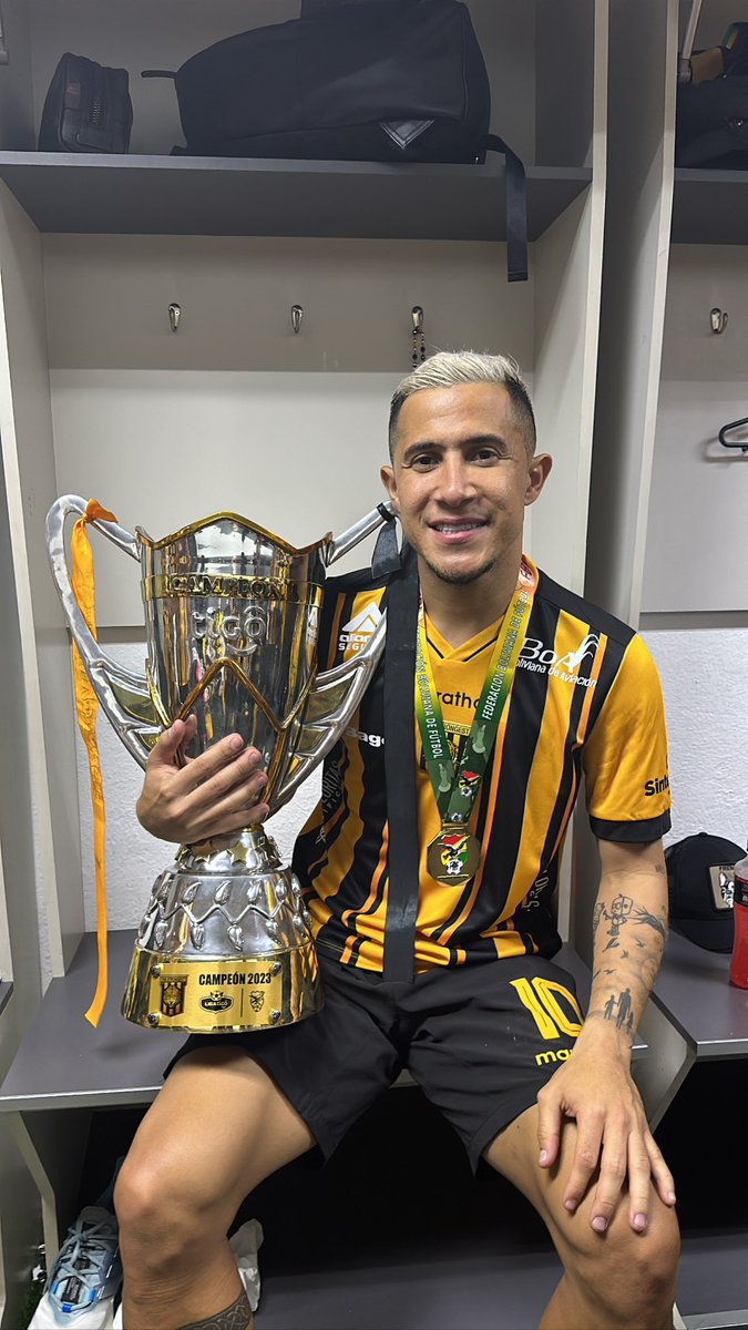 MichaelortegaJ's tweet photo. CAMPEONES CARAJOOOO 🏆🥇🏆🏆🥇🥇🏆🏆🏆, GLORIA A DIOS https://t.co/DOSbRqlMHR