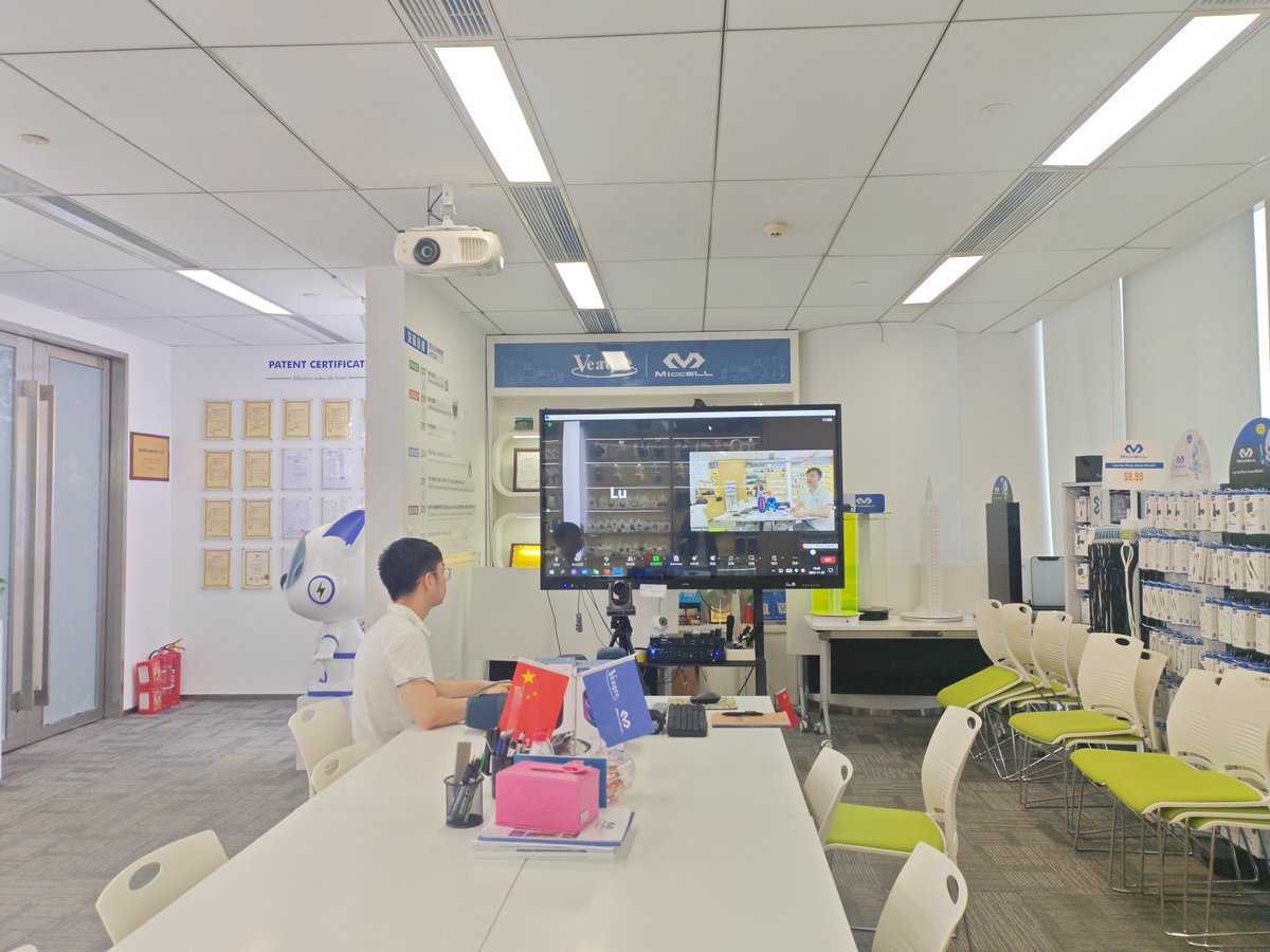 Veaqee's tweet image. At Veaqee, we have a dedicated English and Spanish sales team that can effectively understand the requirements of your #phoneaccessory projects.📱

Welcome to have a face-to-face discussion in our office or an online #Zoommeeting with us.🤝

#customerservice #salesteam #Veaqee
