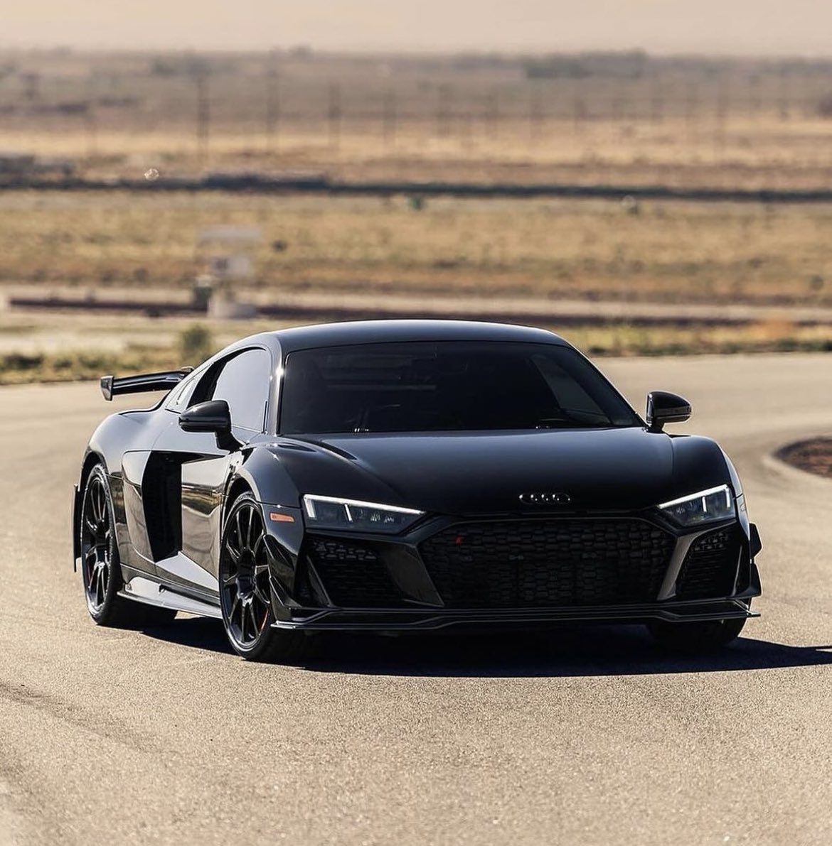 LuxuryCars365's tweet photo. Audi R8 GT ♠️ https://t.co/JRcMmfayBk