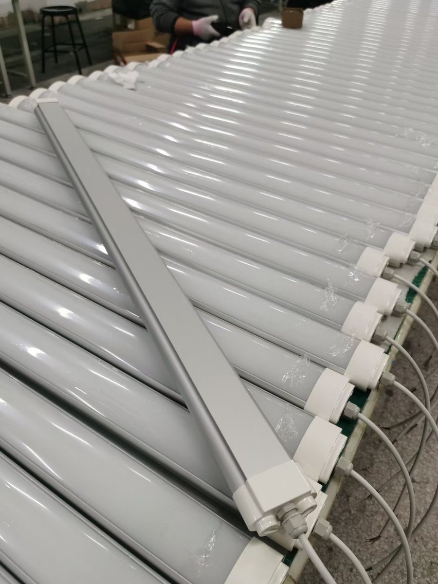 Fenixledlight's tweet image. L1500*W80*H45mm 50W 6000lm IP65 tri-proof &amp;amp; IK08 anti-compact led linear light
Installed Methods: Chain Suspended &amp;amp; Surface Mounted

fenix@litestarled.com

#triproofledlight
#ledlinearlight
#IP65ledlight
#IK08ledlight
#IP65triproofledlight
#litestarled.com