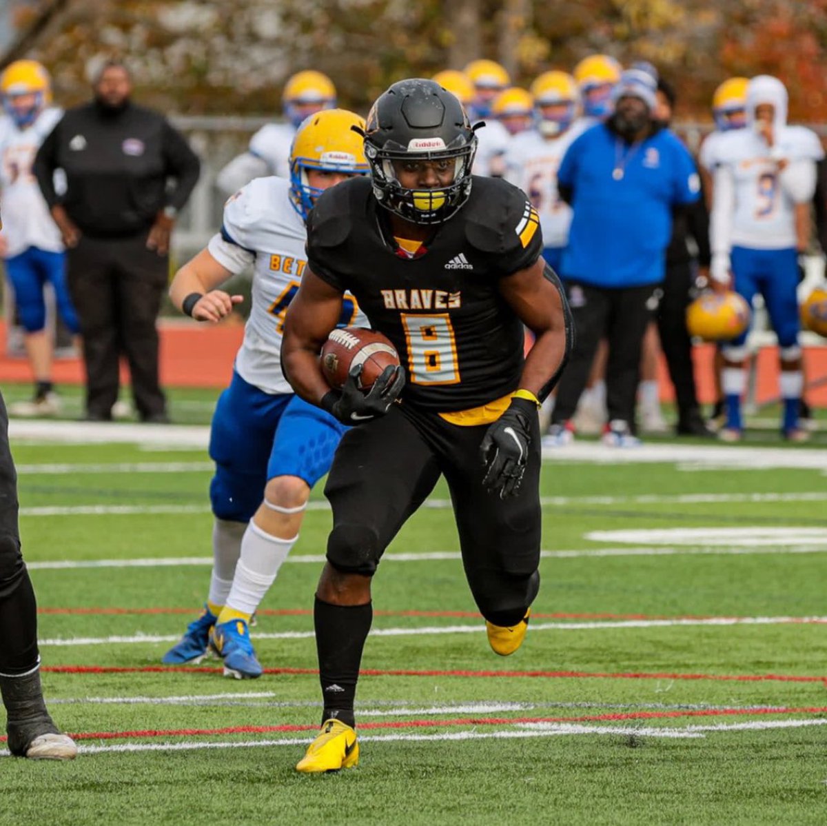 After a great conversation with <a href="/coachmudd2/">Blake Mudd</a> im blessed to say i’ve received an offer from <a href="/OttawaBravesFB/">Ottawa Braves Football</a> .

<a href="/WoodrowLoweJr/">Coach Woodrow Lowe</a> <a href="/coach_Treadwell/">Coach Chris Treadwell</a> <a href="/CSmithScout/">Chris Smith</a> <a href="/west10sports/">West Tennessee High School Athletics</a> <a href="/NSHSIndians/">North Side High School Football</a>