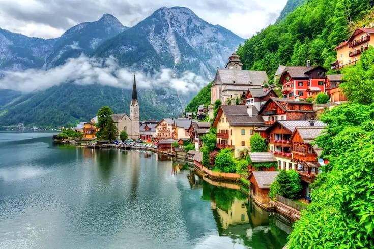 a beautiful scene like in a fairy tale

The town of Hallstatt in Austria🇦🇹
#photo #photography