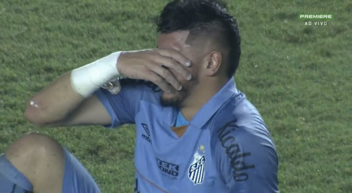 futebol_info's tweet photo. Santos rebaixado para a Série B pela primeira vez na história justamente no Brasileirão Rei. Que roteiro…

📸 Reprodução/Premiere https://t.co/VCqamybmDJ