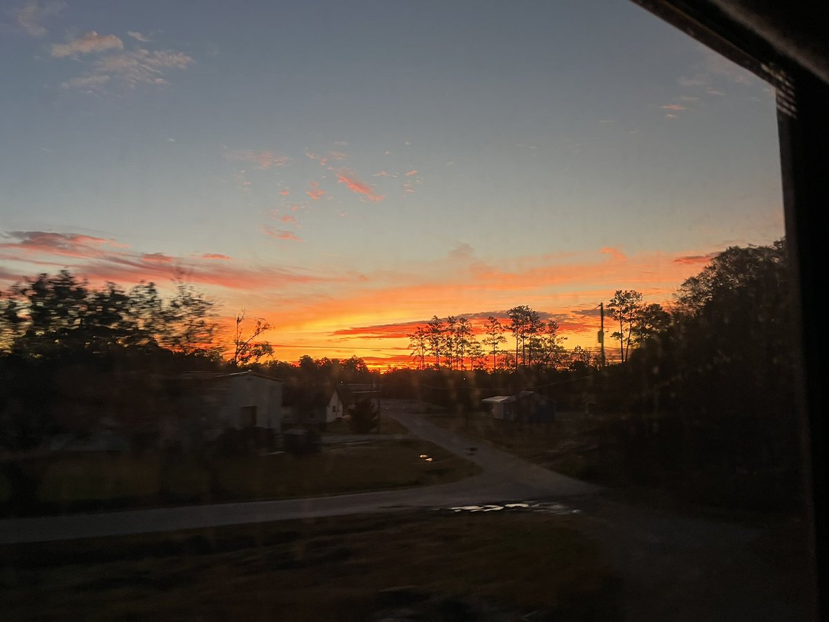 CLRadio's tweet photo. Sunrise over Florida as seen from the #autotrain https://t.co/w9x6P2ZNBL