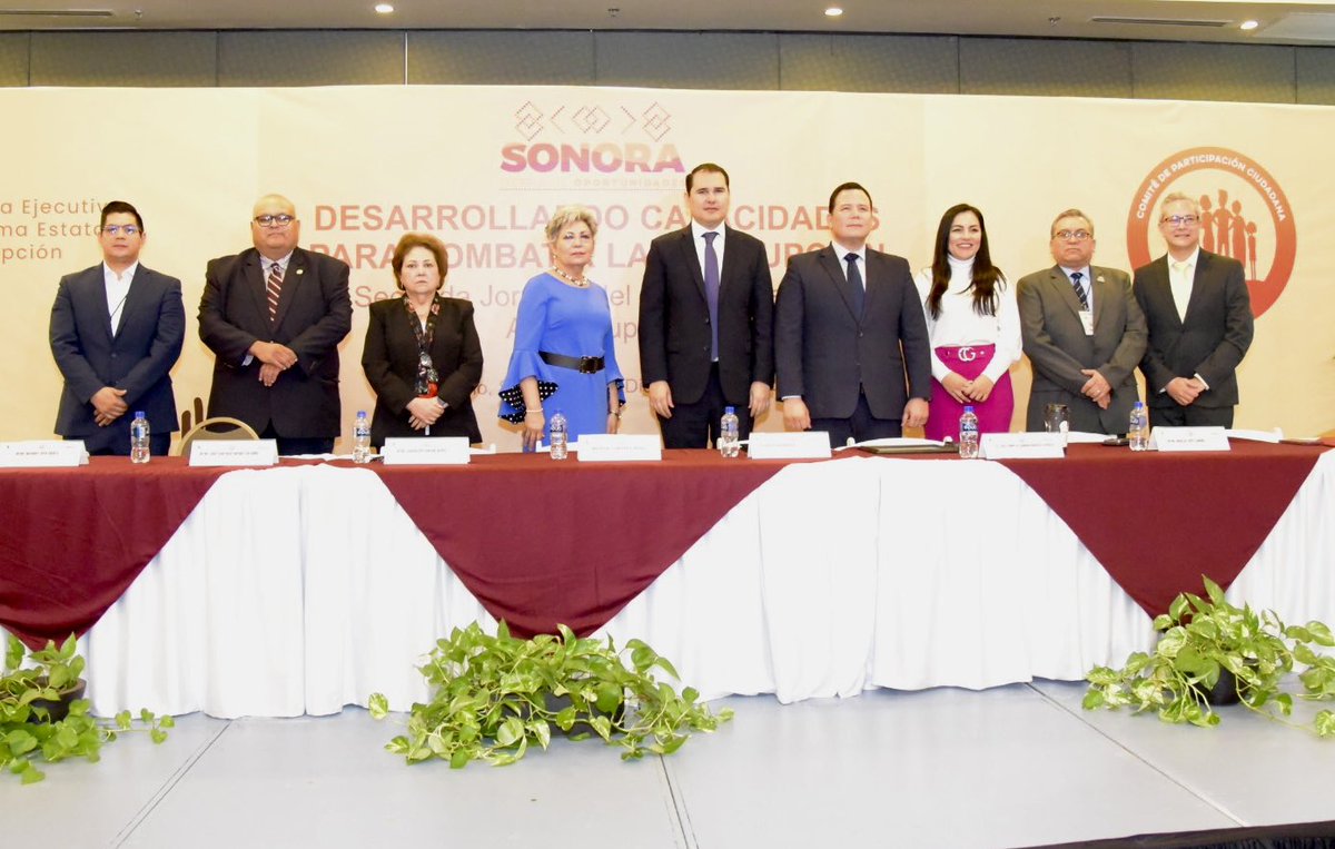 AdolfoSalazar_'s tweet photo. Representé al gobernador Alfonso Durazo en la 2da Jornada de capacitación del Sistema Estatal Anticorrupción. 
Como servidores públicos debemos trabajar en construir y consolidar un modelo de integridad, el cual solo será posible con la participación de la ciudadanía. https://t.co/ueCQnv3b0n