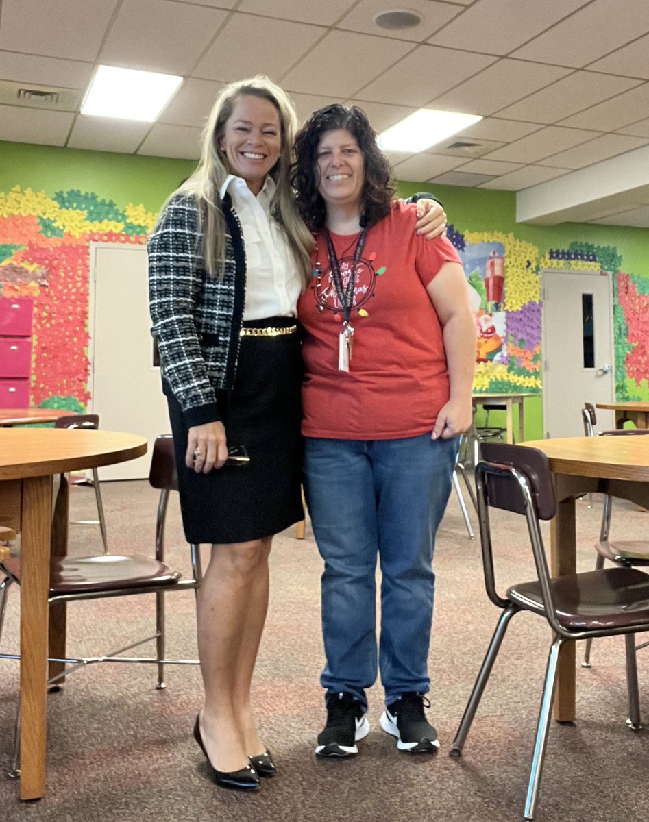 Thank you to Pam from Renaissance for providing PD this morning on best practices for implementing AR! Your support has helped to make our AR program a success! <a href="/P_Vickaryous/">Pamela Vickaryous</a> <a href="/LeeSchools/">School District of Lee County</a> #TeamAllenPark #WorkHardShineBright <a href="/CarolynStaehle/">Carolyn Staehle</a>