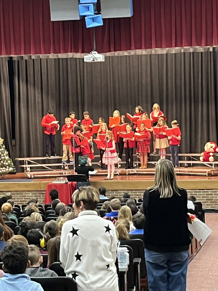 mrssincroft6th's tweet photo. Last, but not least…..our choir did such a great job at their concert sneak peek in front of the entire school. They even are still honoring Brooklyn by having her on stage! 🧡❤️ #BattleforBrooklyn https://t.co/k8WyU4v2B5
