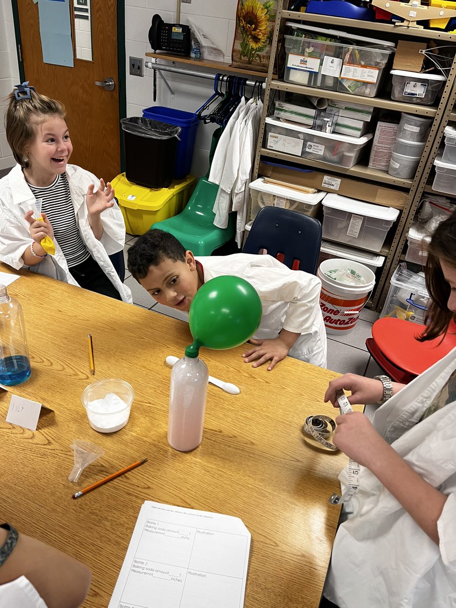 #sessharks explore the joy of wonder and exploration creating gas balloons! #emersedinsciencevocabularythroughexploation  @StrawbridgeES <a href="/VBGifted/">VBCPS Office of Gifted Programs</a> <a href="/ShannonLacross/">Shannon LaCross</a> <a href="/mrsmack5th/">Krista Mackintire</a>