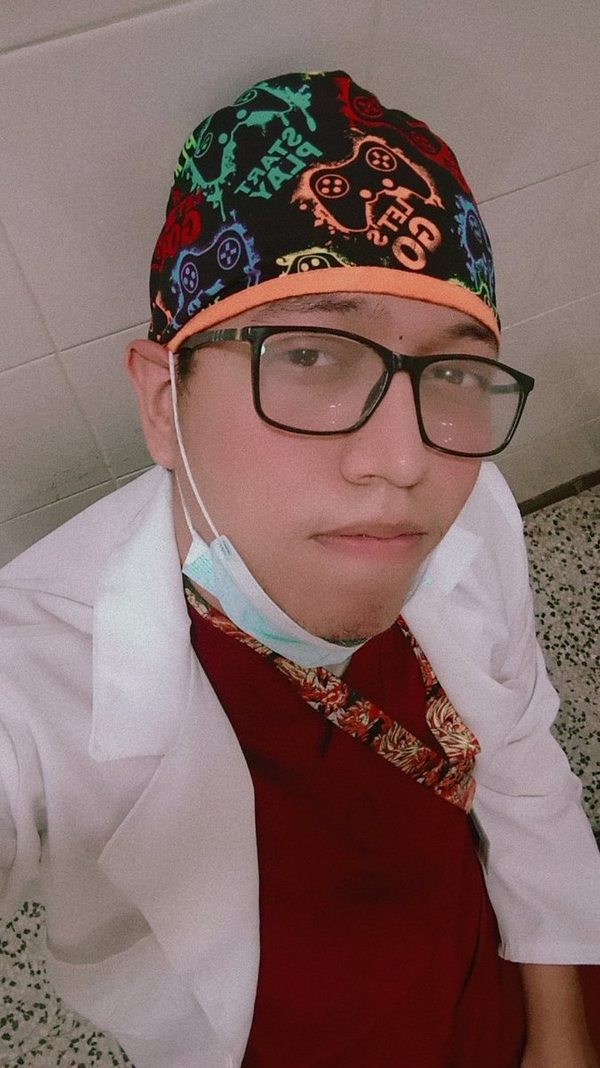 thechristblind's tweet photo. Yo en un día de guardia https://t.co/5gGq7OzPOF