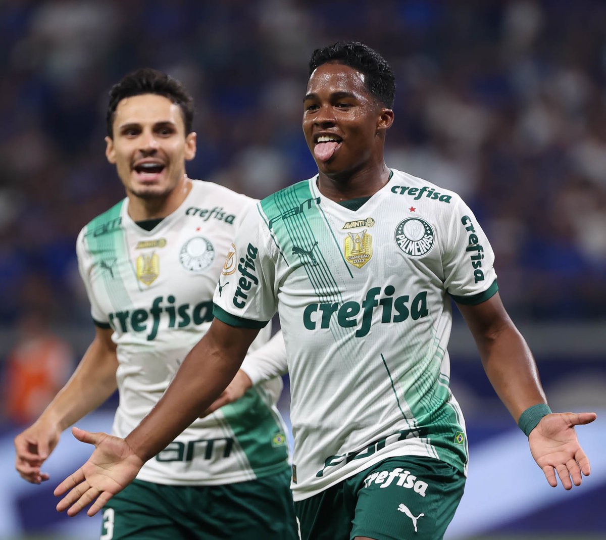 Palmeiras's tweet photo. APENAS 17 ANOS... E DOIS TÍTULOS BRASILEIROS! 🏆🏆😉

#ViradaHeroica 
#AvantiPalestra https://t.co/ed2kt78az7