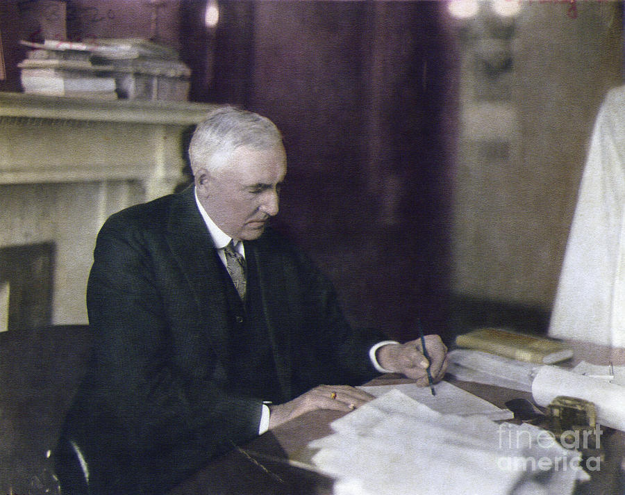 Jeff_Davis1808's tweet photo. "He [Moses Ezekiel] accepted the verdict of the civil war's arbitrament...&amp; the splendid product of his art, that here testifies to our nation's reunion, will stand from this day forth as guardian over his ashes."
-President Harding 3/30/1921
#history #VeteransLivesMatter https://t.co/ORqgmiO8Ga