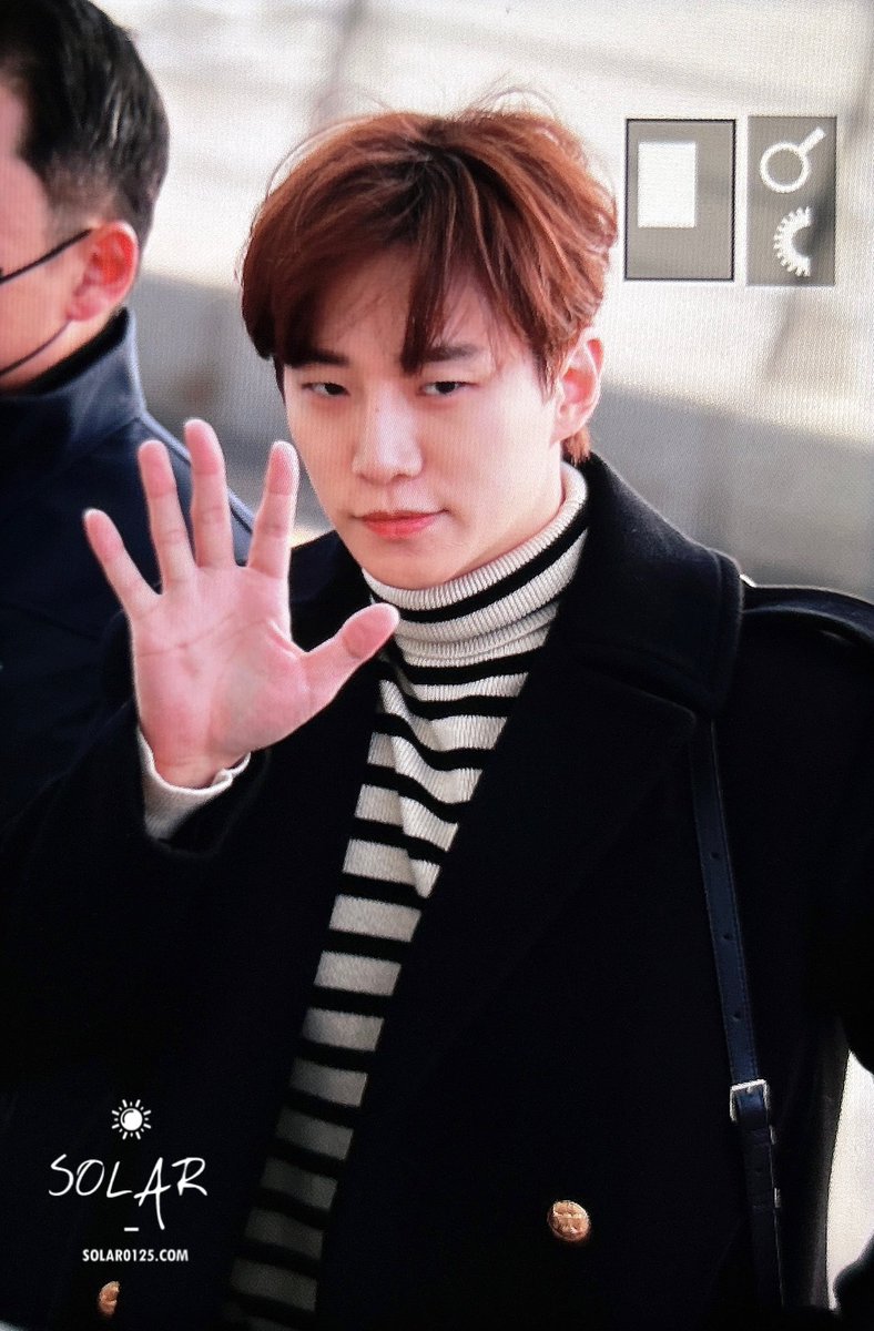 _sinfinia's tweet photo. 231207 인천 출국
바람이 또 심해요ㅜㅜㅜㅜ
#이준호 #LEEJUNHO
#준호 #JUNHO
#JUNHO_THE_MOMENT_2023 https://t.co/oYipyTxlTD