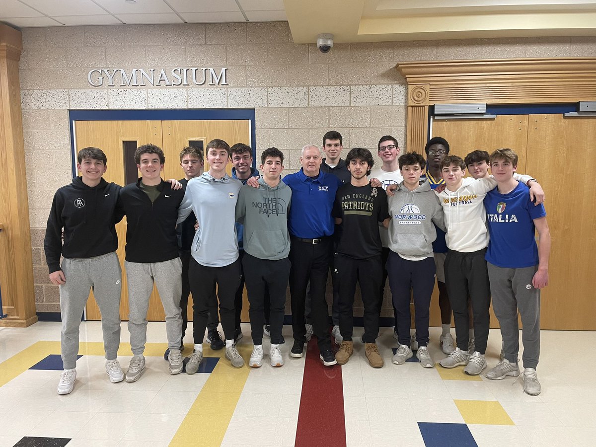 FennisDembo87's tweet photo. Just got back from the gr8 town of Norwood. (Had to hit Byblos)So much accomplished w/ the Mustangs helping them grow their culture @coachfraioli has something special happening #SelfAwarenes #GreenTeamTakes, 1% Better, #Accountability ⭕️ #leadersall #HypeGuy
@NorwoodBoysHoop 🏀 https://t.co/XrRoEYPmS3