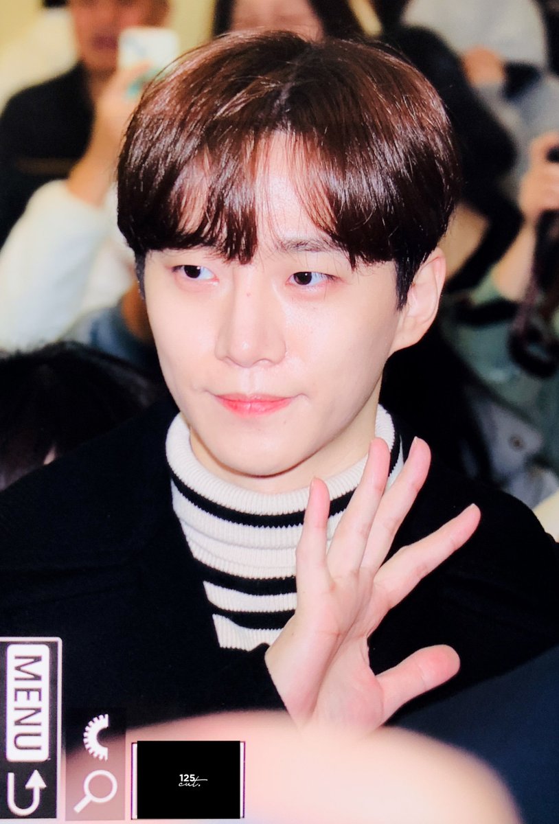 125cut's tweet photo. 231207 인천공항 출국
#준호 #이준호 #JUNHO #LEEJUNHO https://t.co/1bdkf4mNSQ