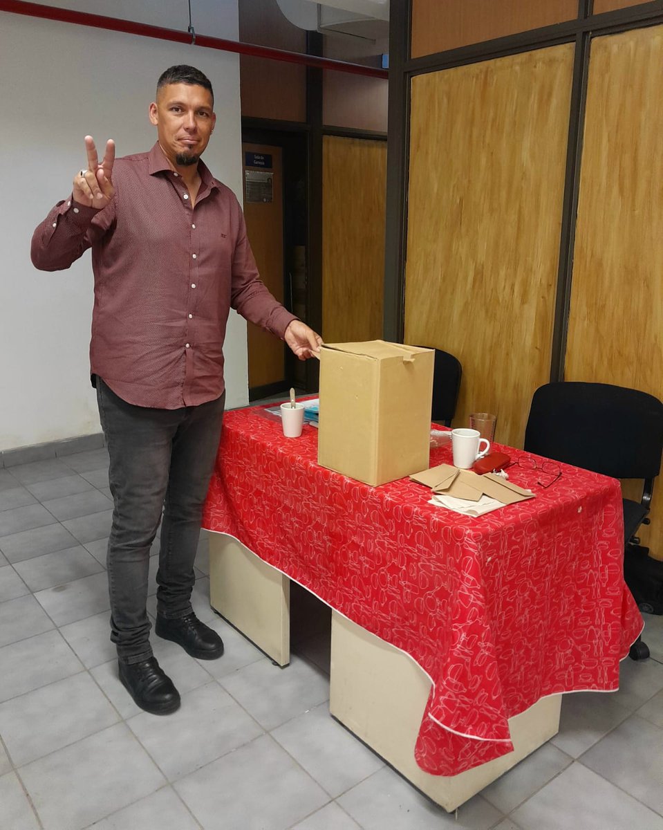 Felicitaciones <a href="/GustavoINCSA/">Gustavo D Bustamante</a> , felicitaciones cuerpo de delegados, a los 3 por igual..Gracias por hacer el trabajo de delegado mejor q ninguno. Un mandato más adentro 💪🎷Acá estoy para las que sea! 🤜🤛 
#Carrefour220 #VillaUrquiza
<a href="/ListaAzulSEC/">Lista Azul SEC</a> 
<a href="/Cavalieri_SEC/">Armando Cavalieri</a> 
<a href="/CarlosPerezSEC/">Carlos Pérez</a>