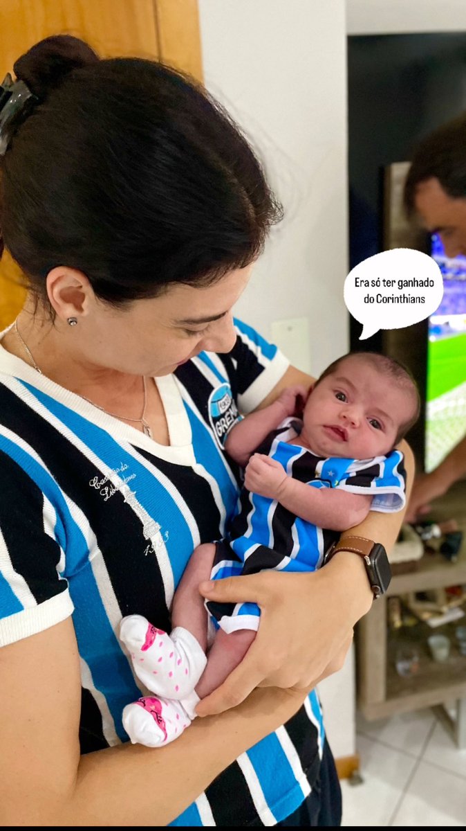 GabiTridapalli's tweet photo. Aaaii aqueles 3 pontinhos em Casa... aii os empates que viraram derrotas... mass enfim, um time que veio da serie B hoje e conquistou 2º lugar na seria A um ano dps, ta ótimo... vamosss tricolooooorrr💙🖤 https://t.co/7xjfeGNBQC