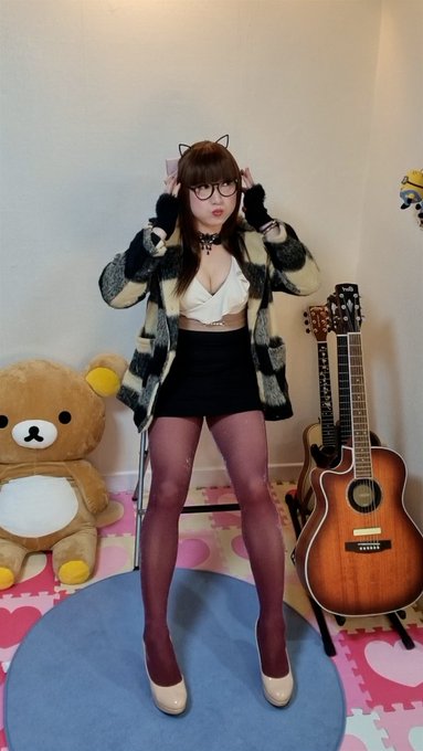 3달째 브레지어, 보정브라 착용중.. A컵 작은 가슴이지만... 밑가슴,윗가슴 경계가 확실히 졌어요.. 몽우리도 손바닥크기정도 커졌고.. 저 이제 가슴달린 남자가 됐습니다.ㅎ https://t<a href="/tag/mvsales"class="tags"><span>#mvsales</span></a>