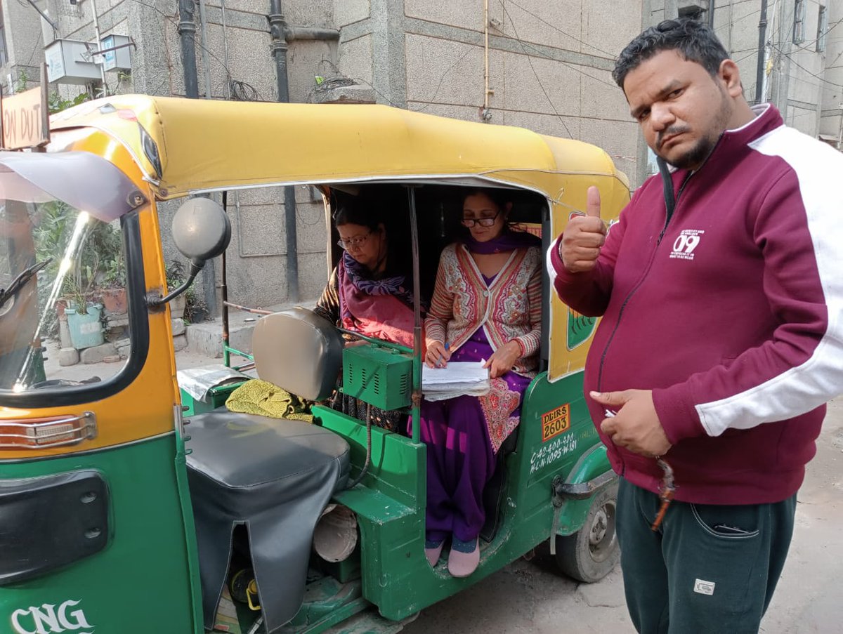 DMNewDelhi's tweet photo. Munadi for awareness of Polio Immunization at 95 Dairy, Cluster and Blind School HRA, New Delhi. @LtGovDelhi @CMODelhi @MoHFW_INDIA @SantoshRai_IAS https://t.co/YrLlZ17KpI