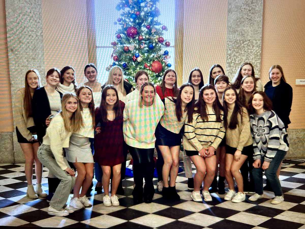 UA Girls Aquatics tweet media