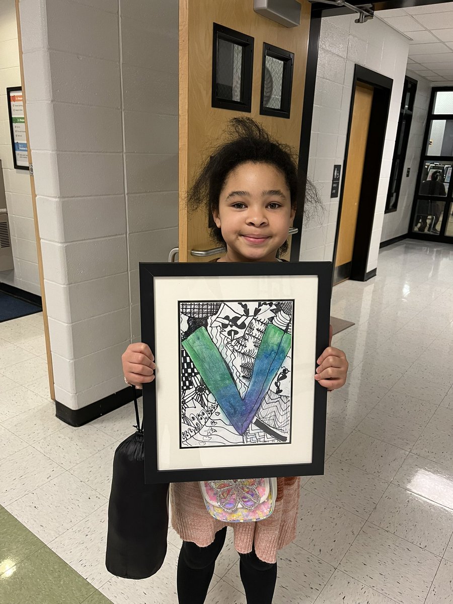 grayLn_FCS's tweet photo. Night of the Arts was a hit! Thanks to @KlausmanMusic and @OceeArtists for putting together an #otterlyamazing celebration of art and music! 
@OceeElem https://t.co/Zm2GB267mP