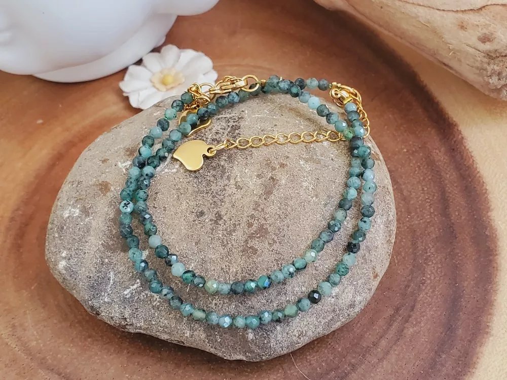 BohoBeautifulS1's tweet photo. 🔸Stunning Emerald Gemstone Beads Bracelet is a one-of-a-kind piece that is sure to turn heads.

🛍️https://t.co/B5KLbqOzUX

#bracelet #necklace #jewelry #women #gifts #fashion #style #onlineshopping #shopping https://t.co/hfO0Grezfy
