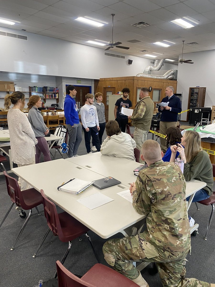 MSHPTrooperDDCC's tweet photo. Busy week at Boonville High School teaching about criminal investigations and processing crime scenes. Dedicated teacher and respectful students with an eagerness to learn. Perfect storm for creating tomorrows leaders!
#futureisbright
#BHSPirates https://t.co/2tdY3CAeDo