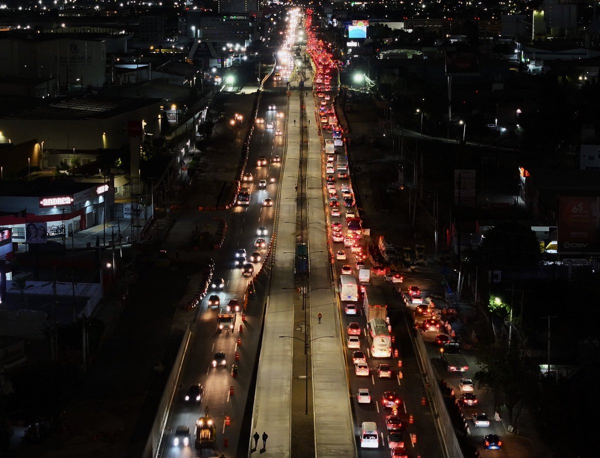 Red365N's tweet image. #Queretaro
#P5F
👷🏽‍♂️❕Imagen de 5 de febrero hoy 6 de diciembre. ¿Cómo te fue con el tráfico?🚗❕