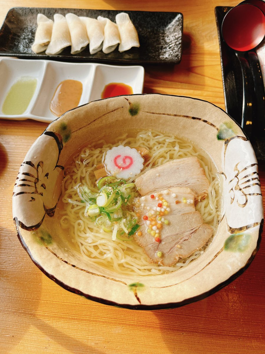 kinopi812's tweet photo. 玉響の卵かけご飯も美味しかったー！燻製醤油がうまい https://t.co/JDCNmca71z