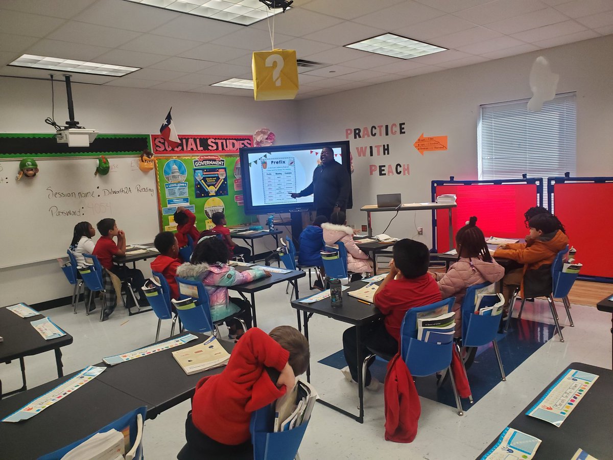 Great instructional walk at Guzick ES. Mr. Dilworth did an excellent job introducing profixes and preloading the vocabulary prior to diving into the story.
@MRamirezDISD <a href="/GuzickES/">Guzick Elementary</a> <a href="/DallasISDSupt/">Dr. Stephanie S. Elizalde</a> <a href="/TiffanyHuitt1/">Tiffany Huitt</a>