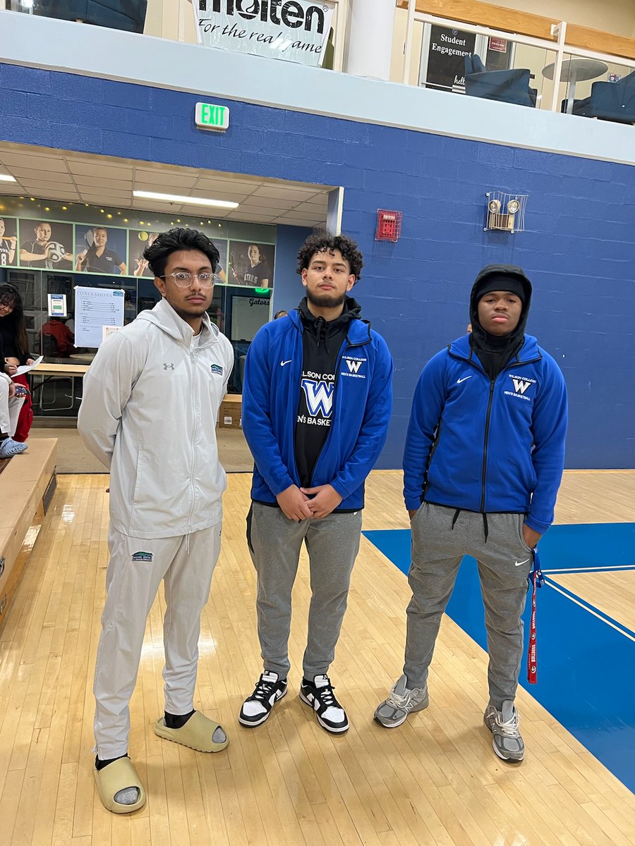 Shout out to these three and the mark they left at FP on the court and in the community.  Now they get to compete with and vs each other at the next level! 
<a href="/azaan_sheikh15/">Azaan Sheikh</a> <a href="/WinstonRaford/">Winston Raford</a> <a href="/Djswish2019/">DG13⚡️</a>