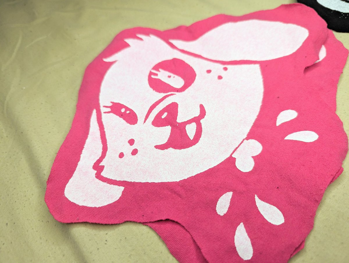 StreetRatArt's tweet photo. As some of you may have noticed our website is back up for the time being with our remaining MFF stock!!

Everything is on sale!
We have 2 pairs or sweatpants left in size Large.

All orders get a free print!
https://t.co/IVRLYB7fBo https://t.co/QDd5tIEpLS