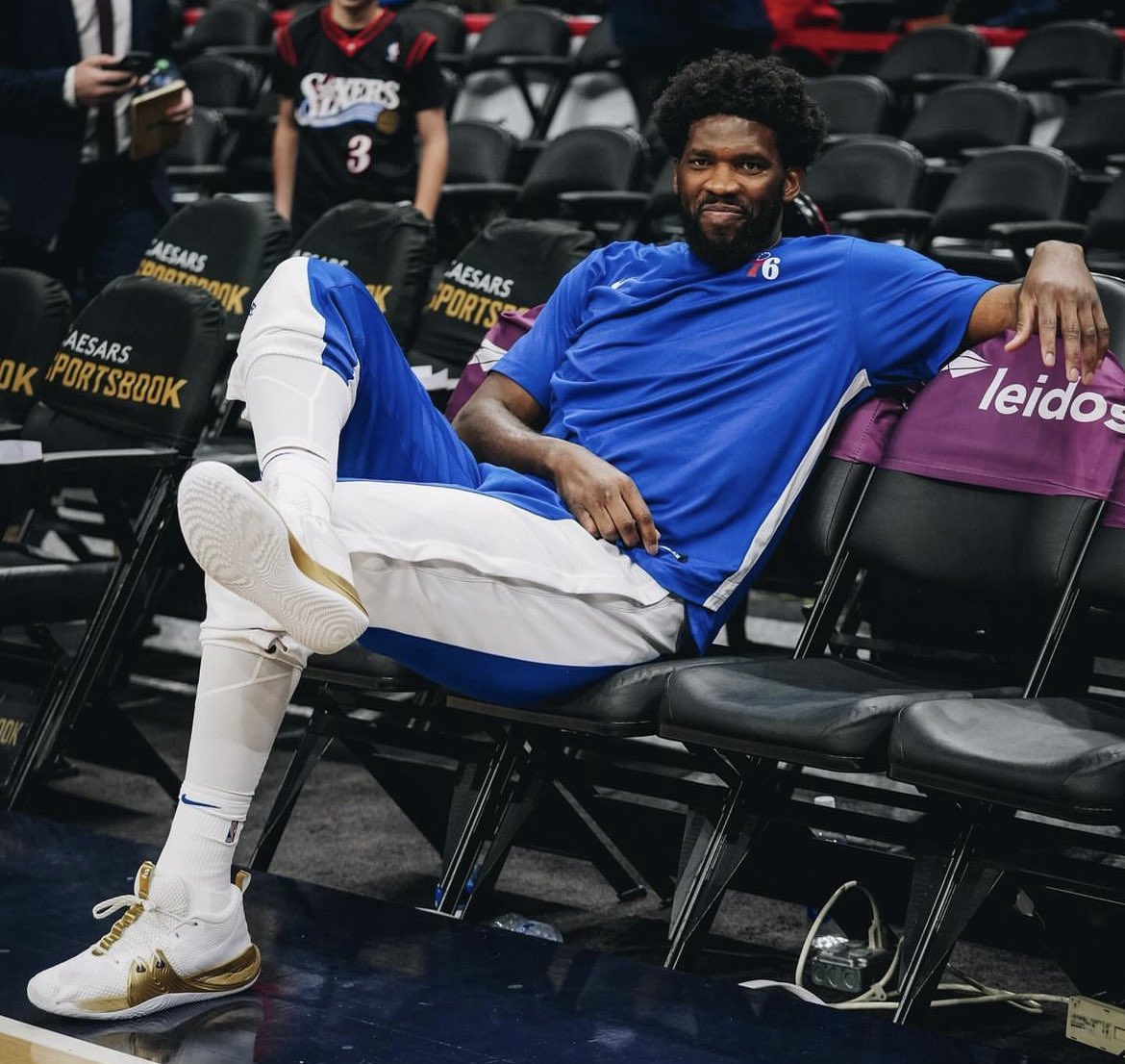 LaurenMRosen's tweet photo. should’ve known he was gonna score 50 after taking this pic smh https://t.co/D5A8vQDv1n