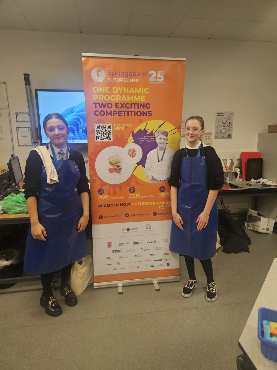 Penny &amp; Sarila ready to take part in the <a href="/SBFutureChef/">Springboard FutureChef</a>  competition! Good luck girls 🤞😊 <a href="/Stirling_High/">Stirling High School</a> @harry1fowler