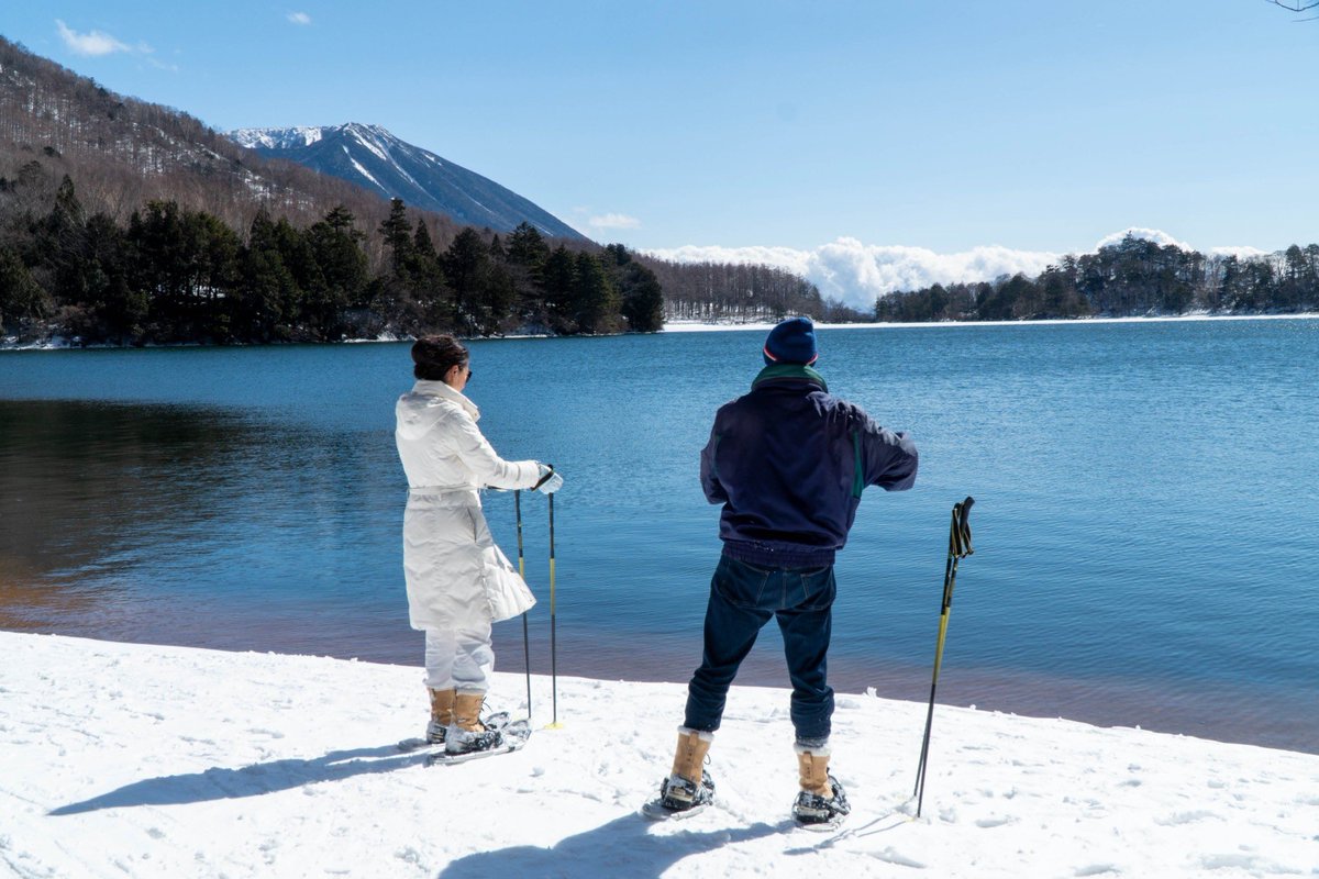 奥日光　秋から冬への移り変わり 

12月に入り、奥日光では雪を楽しめる時期になります。
三本松茶屋の冬のアウトドア用品レンタル(スノーシューズやソリなど！)は、今年も雪の状況を見ながら開始時期を検討しております。最新情報はストーリーでお知らせいたしますので、ご確認くださいね。
