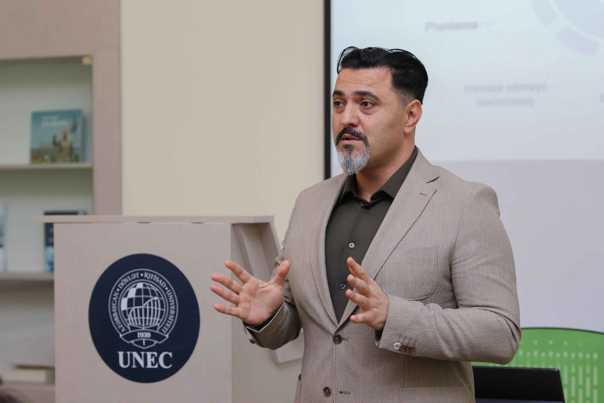 EKVITA1's tweet photo. #EKVİTA-nın təsisçisi və direktoru İlqar Mehti #UNEC SABAH Qrupları tələbələri ilə "Peşəkar Yetkinlik" mövzusunda görüş keçirib.

Görüş EKVİTA və UNEC arasında imzalanmış memoranduma əsasən təmir edilən EKVİTA auditoriyasında baş tutub. https://t.co/TTiLVqSzNG