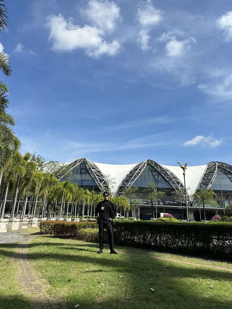 winmetawin's tweet image. เมื่อบอกให้พี่อี๊ดถ่ายเต็มตัว👌🏻 @Eedzilar_