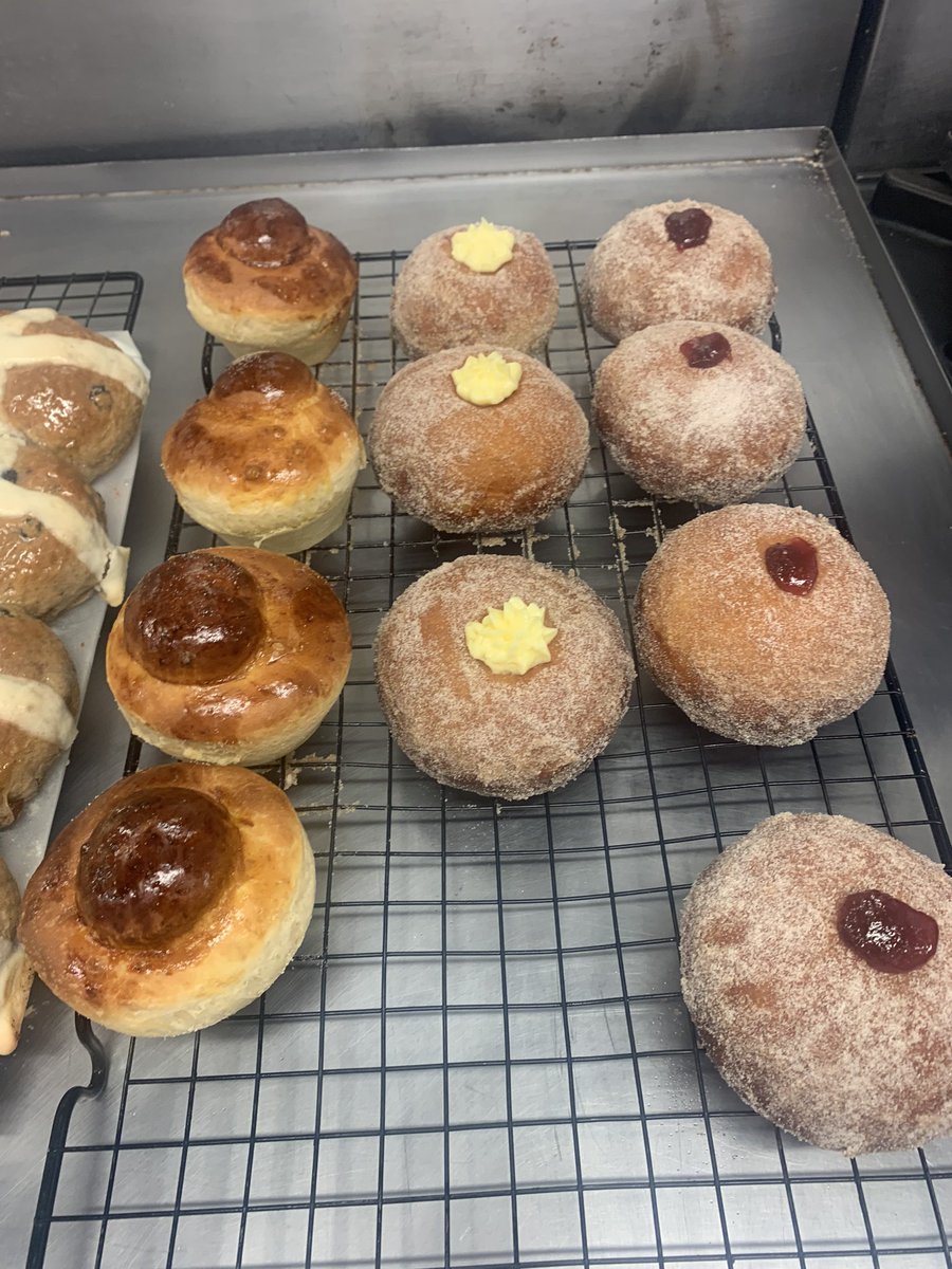 AVAXCARDO's tweet photo. Donuts https://t.co/JUhHRXgUED