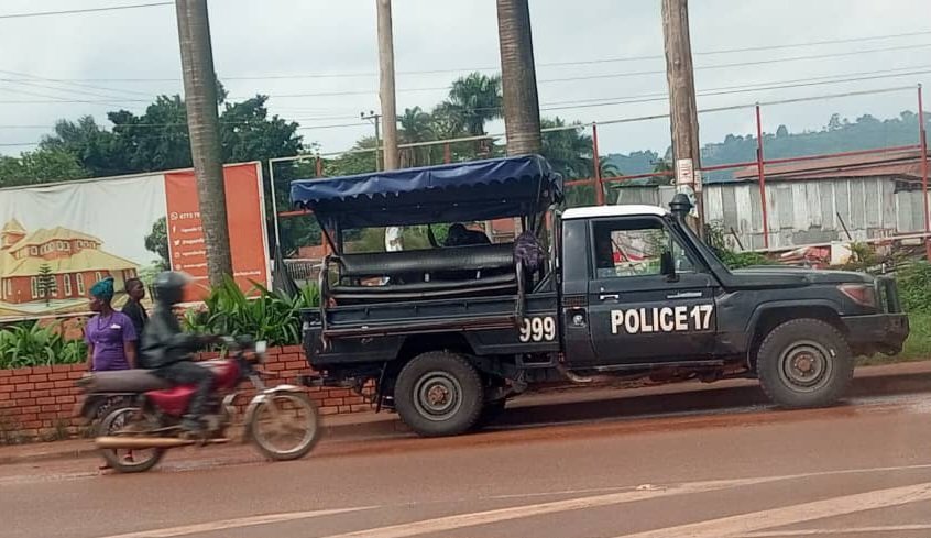 Before <a href="/Parliament_Ug/">Parliament of Uganda</a> last week, the regime feigned ignorance of the killer <a href="/PoliceUg/">Uganda Police Force</a> truck 999/17 that is mentioned in the <a href="/BBCAfrica/">BBC News Africa</a> documentary on the November 2020 Killings in Kampala.
Somebody alert Gen David Muhoozi - the state minister for Internal Affairs, that this truck