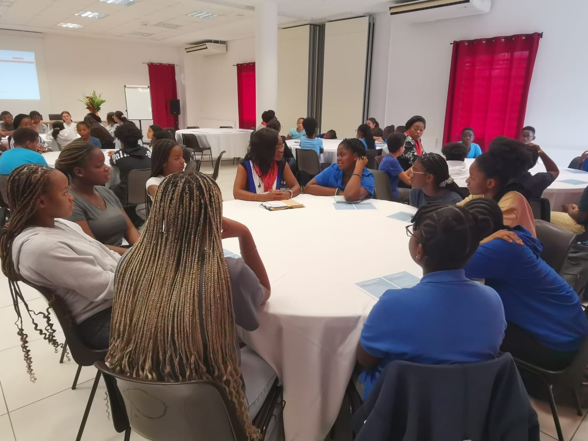 DocteurMarcia's tweet photo. Très heureuse d'avoir participé en ma qualité de marraine, au Lycée Français Blaise Pascal de #LBV, au Programme "@Ellesbougent pour l'orientation". J'espère avoir inspiré et incité les jeunes Lycéennes, mes cadettes,  à entreprendre une carrière dans les sciences. https://t.co/oT1RqlKVSk