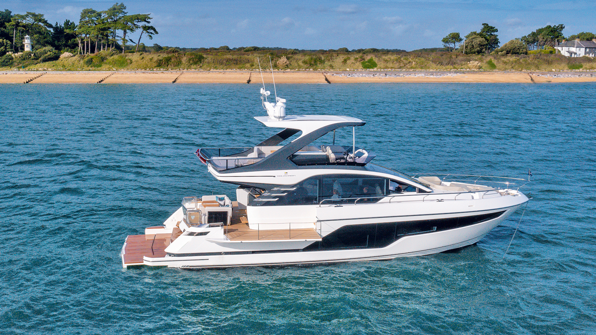 Fairline Squadron 58 sea trial review: Is this the world's most exciting 60ft flybridge? trib.al/lWkNwXD