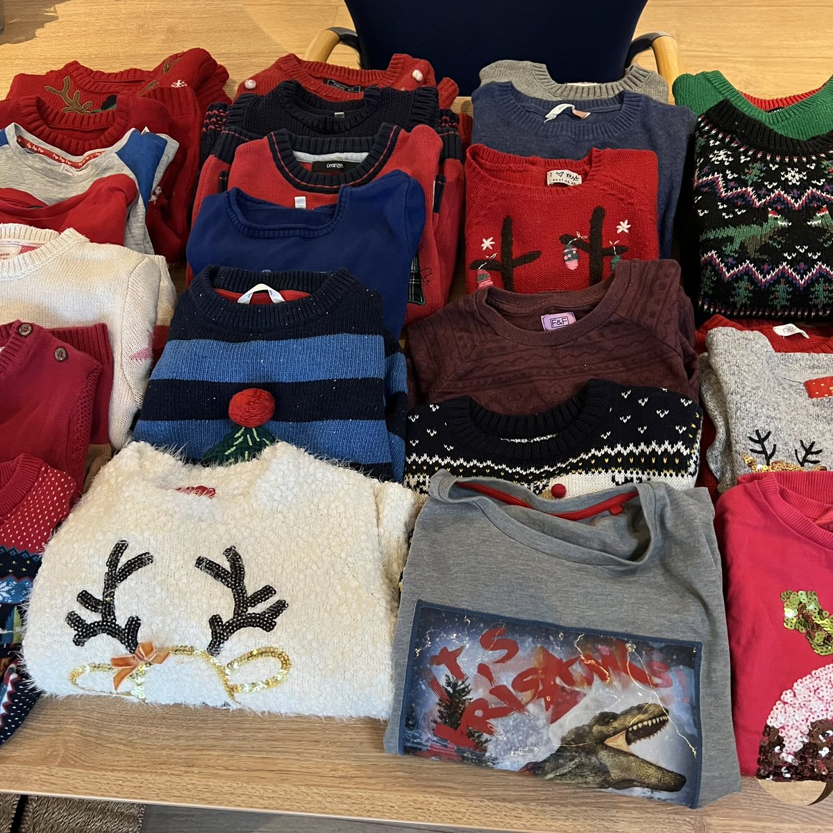 DM_Nursery's tweet photo. 🎄Merry Christmas Jumper Day!! 🎄
Looking forward to seeing how festive you all look, today or for the rest of the season - we’d love to see them all of the festive period! https://t.co/DBVNRr1Hvx