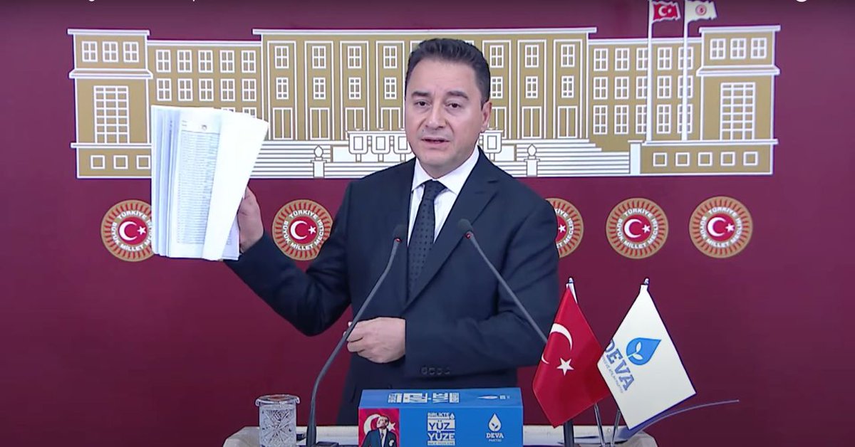 devapartisi's tweet photo. Ali Babacan: "Bunlar ne biliyor musunuz?

İlk 20 günde, 7 Ekim ile 26 Ekim arasında ölenlerin isimlerinin listesi.

165 sayfa, 6767 kişi. Her bir satır, her bir isim, bir hayat.

Bu liste yayınlandıktan sonra hayatını kaybedenlerin sayısı bunun iki misli." https://t.co/MFBIixMviU