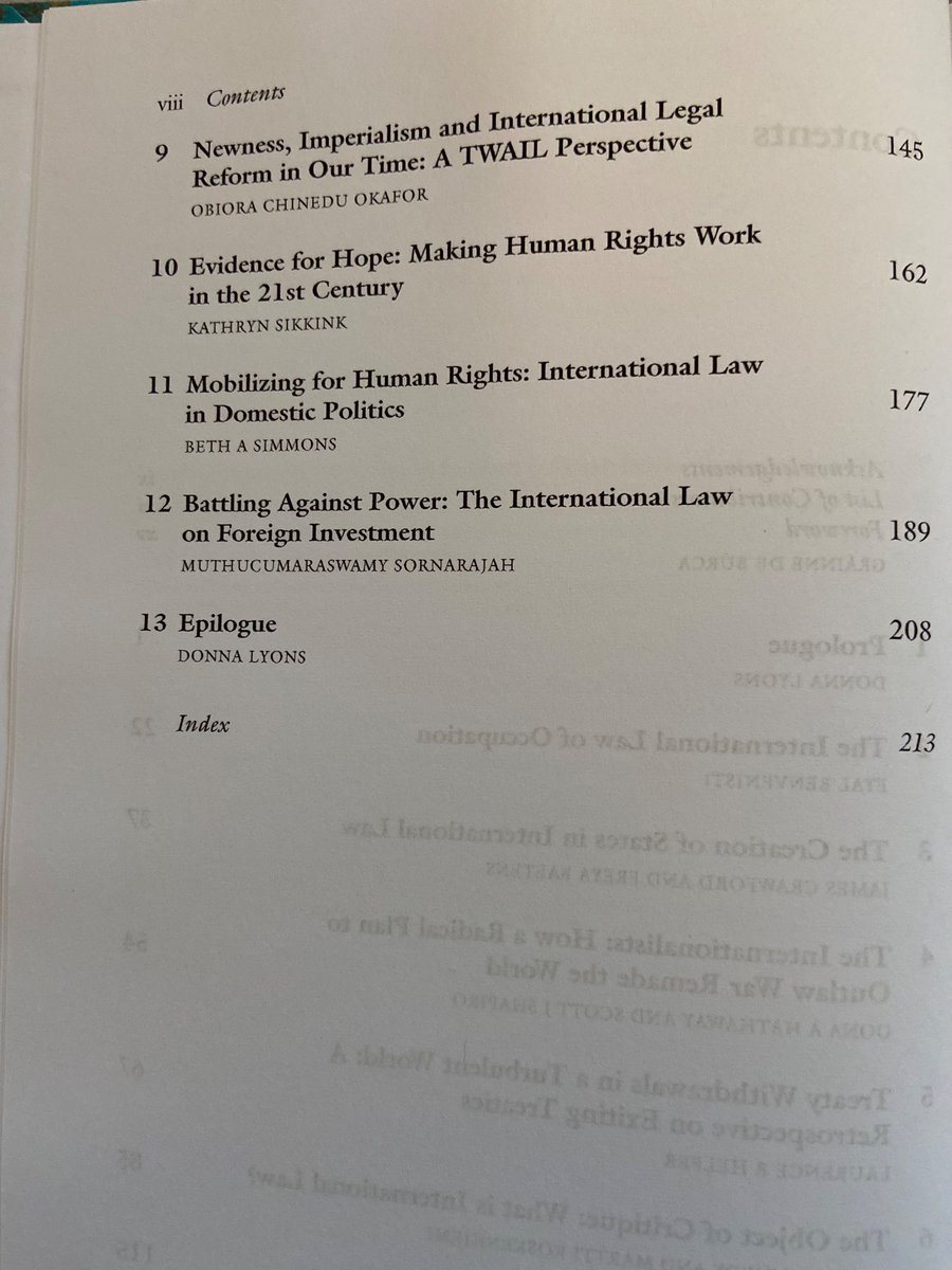 Lovely to receive print copies of my book, ‘Leading Works in International Law’, an edited volume which assesses the development of international law scholarship by focusing upon a number of key leading works in the field. Table of Contents below 📚 @RoutledgeLaw @LeadingWorks