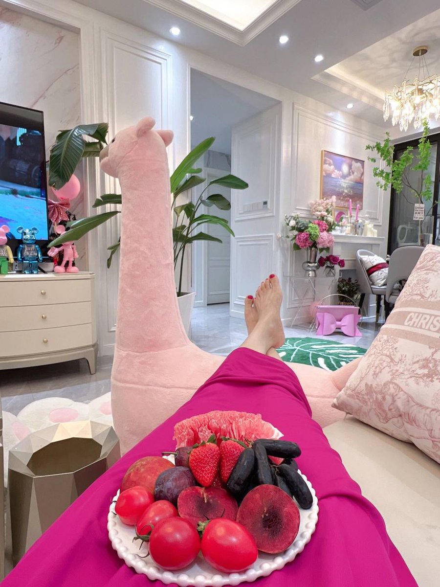 Verve3333's tweet photo. Leading the trend of fresh food, homophonic to "leading fashion".🥰🥰 https://t.co/76o0B5R3T6
