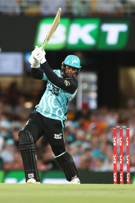 Excellent start from Usman... 📹 Credits: Twitter/BBL