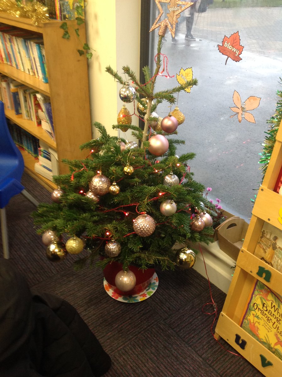 GGAYEAR4's tweet photo. We have been feeling festive in Year 4🎄 https://t.co/7Lpo5cVTIo