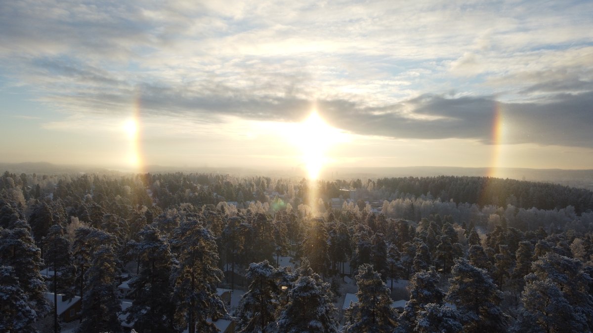 Incredibly beautiful halo (caused by ice fog) yesterday morning -- and a great timing coinciding with 🇫🇮 independence day! (Photo taken a DJI Mavic Mini 1 drone) #visitfinland #visithämeenlinna #hämeenlinna #halo #weather