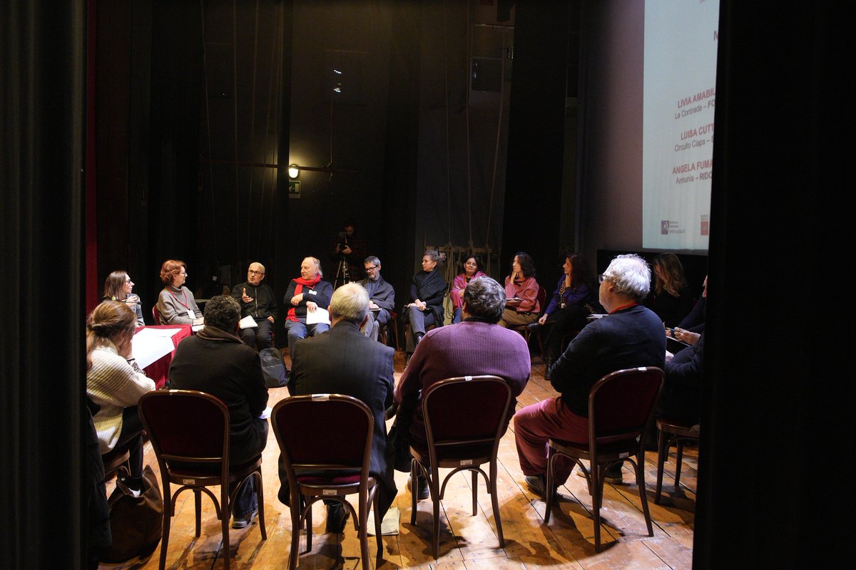 Residenzartisti's tweet photo. Nelle foto di Luca Del Pia per @kilowatt_fest i momenti salienti dell’Incontro Nazionale delle Residenze Artistiche al Teatro Comunale Mario Spina di Castiglion Fiorentino, a cui hanno partecipato 39 relatori e 132 rappresentanti dei progetti di residenza.

#residenzeartistiche https://t.co/UCUTslqtyq